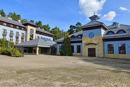 hotel - Hotel 4 Pory Roku - zdjęcie 1