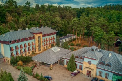 hotel - Hotel 4 Pory Roku - zdjęcie 3