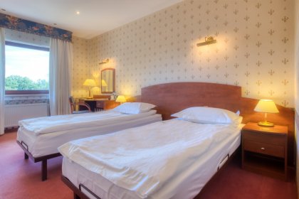 hotel - Hotel 4 Pory Roku - zdjęcie 4