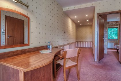 hotel - Hotel 4 Pory Roku - zdjęcie 9