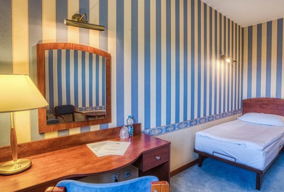 hotel - Hotel 4 Pory Roku - Pokoje - zdjęcie 4