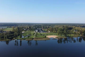 Natural Hotel w rezerwacie przy plaży na wyspie Basen & Spa na III kondygnacji