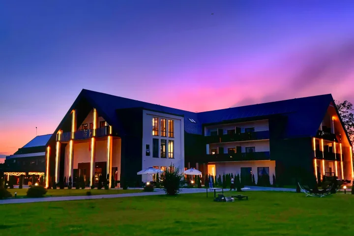 Natural Hotel Eco & Conference