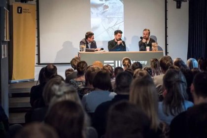 obiekt konferencyjny - Faktyczny Dom Kultury - zdjęcie 1