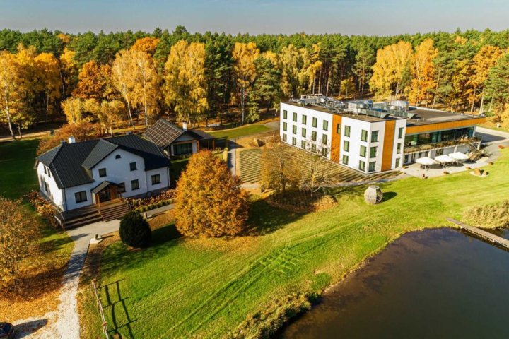 Hotel Odpocznia Resort i Las