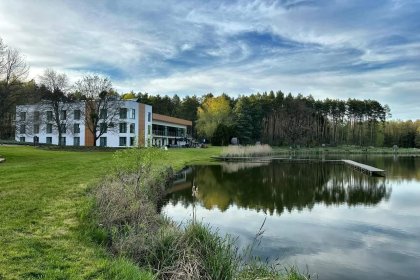 hotel - Hotel Odpocznia Resort i Las - zdjęcie 5