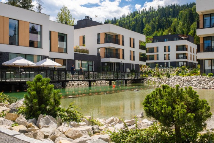 Vislow Resort