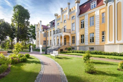 Quadrille Hotel & Spa