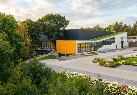 Centrum Konferencyjne Arche Nałęczów dawne Sanatorium Milicyjne