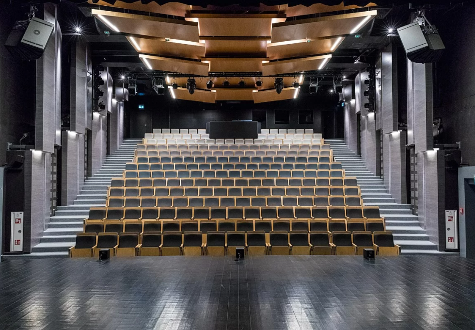 inny - Dom Kultury KADR