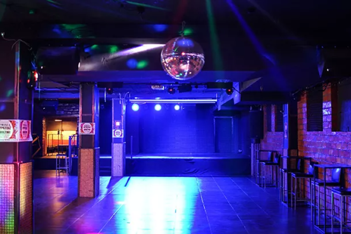 Klub Riviera Remont