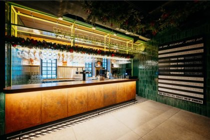 obiekt konferencyjny - NINE's Restaurant & Sports Bar - zdjęcie 8