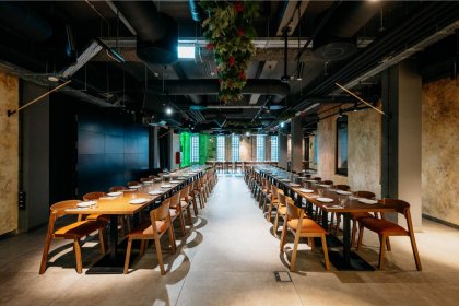 obiekt konferencyjny - NINE's Restaurant & Sports Bar - zdjęcie 2