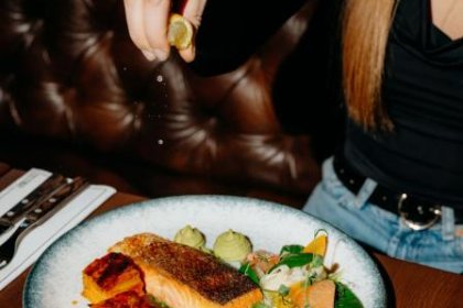 obiekt konferencyjny - NINE's Restaurant & Sports Bar - zdjęcie 23