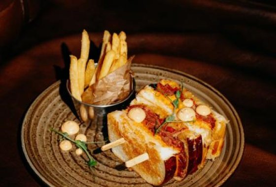 obiekt konferencyjny - NINE's Restaurant & Sports Bar - Usługi - zdjęcie 4