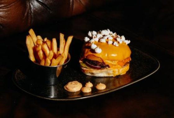 obiekt konferencyjny - NINE's Restaurant & Sports Bar - Usługi - zdjęcie 13