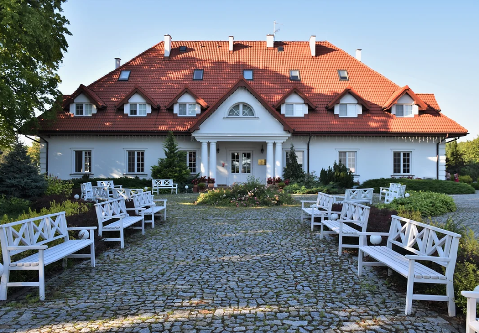 pałac - Dwór pod Kasztanowcami