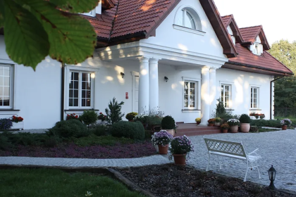 pałac - Dwór pod Kasztanowcami - zdjęcie 1