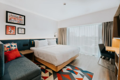hotel *** - Hampton by Hilton Warsaw Reduta - zdjęcie 1