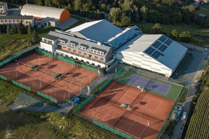 Tennis & Country Club Hotel***