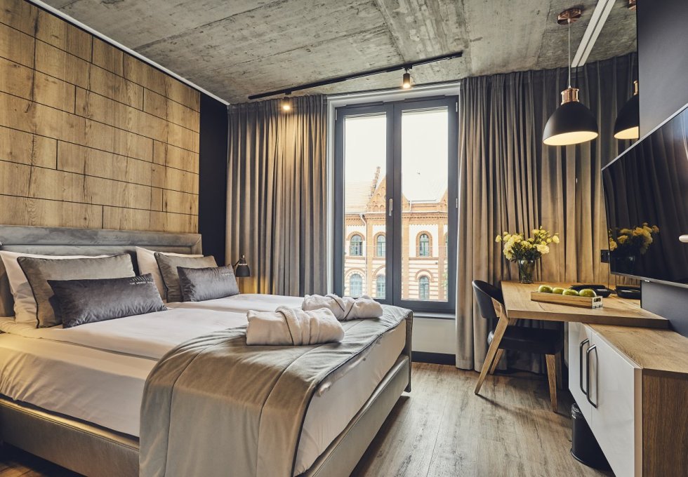 hotel - The Bridge Suites