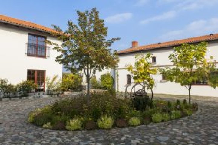 Apartamenty Restauracja "Za murem"