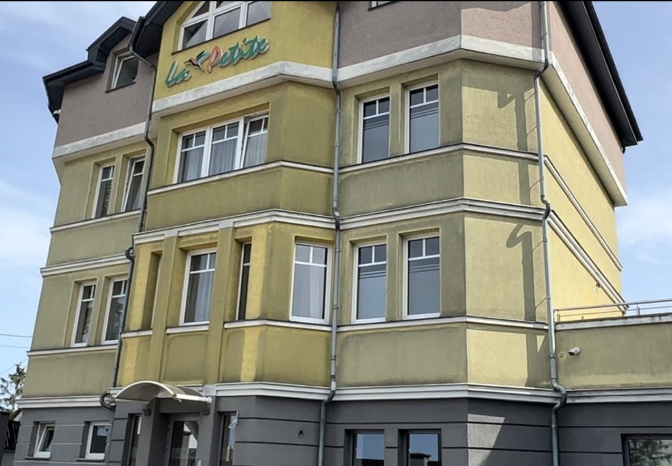 hotel *** - La Petite APARTMENTS&ROOMS