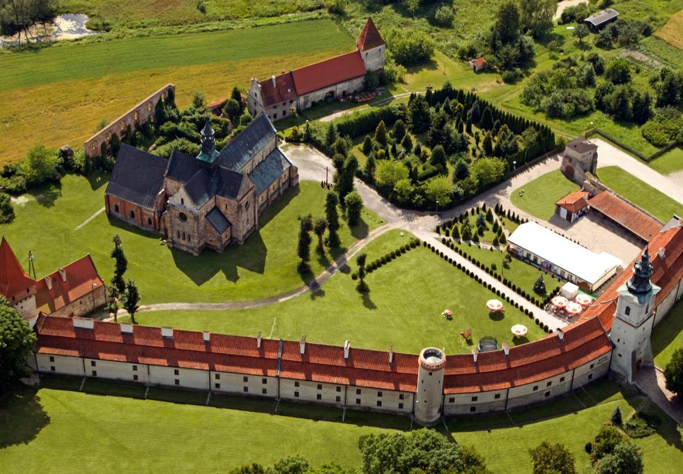 hotel *** - Hotel Podklasztorze