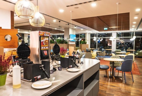 hotel *** - Hampton by Hilton Świnoujście - Usługi - zdjęcie 3