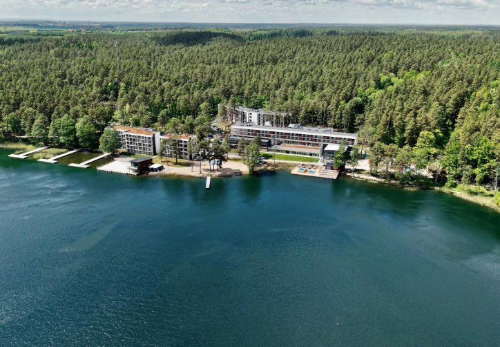 ------Aries Lago Park Hotel & SPA