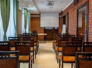 Hotel Dworski Galaktyczny Park