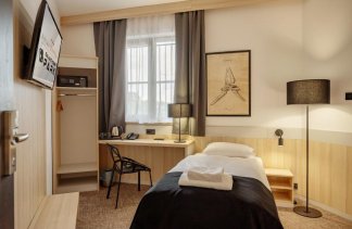 hotel *** - Hotel Dworski Galaktyczny Park - zdjęcie 1 