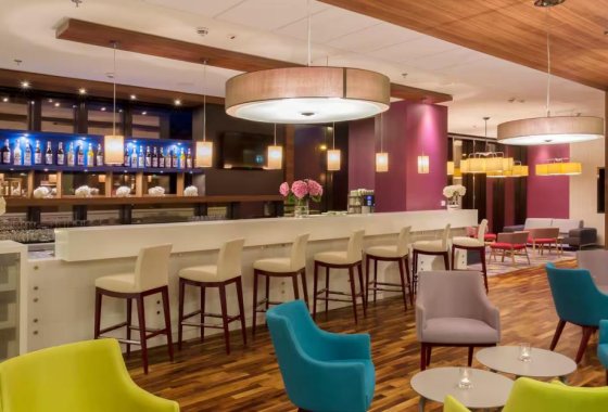 hotel *** - Hampton by Hilton Warsaw City Centre - Usługi - zdjęcie 1