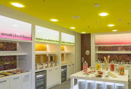 hotel *** - Hampton by Hilton Warsaw City Centre - Usługi - zdjęcie 2