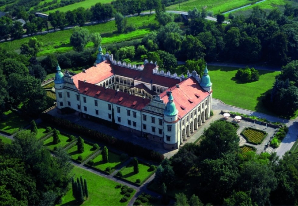 hotel **** - Zespół Zamkowo-Parkowy w Baranowie Sandomierskim