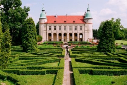 hotel **** - Zespół Zamkowo-Parkowy w Baranowie Sandomierskim - zdjęcie 1
