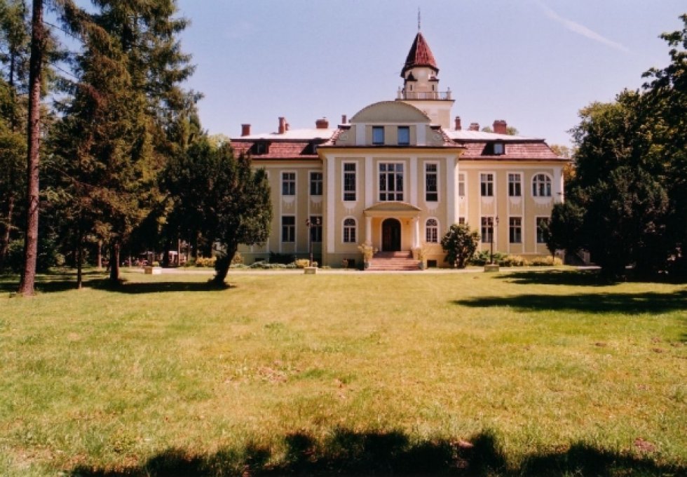 obiekt konferencyjny - Hotel - Restauracja Pałac Nieznanice