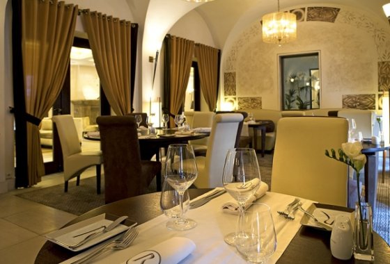 hotel ***** - Hotel MaMaison Le Regina - Usługi - zdjęcie 2