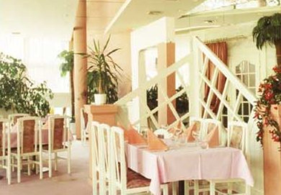 hotel *** - Hotel Światowit