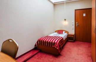 hotel *** - Hotel na Błoniach - zdjęcie 1