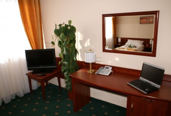 hotel *** - Hotel Batory - Pokoje - zdjęcie 1