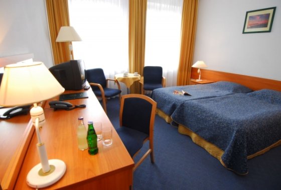 hotel *** - Hotel Centrum - Pokoje - zdjęcie 3