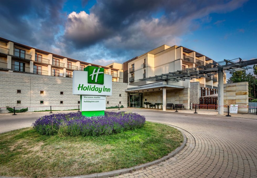 hotel **** - Holiday Inn Resort Warszawa Józefów
