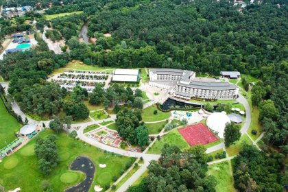 hotel **** - Holiday Inn Resort Warszawa Józefów - zdjęcie 1