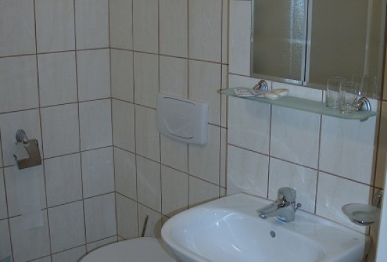 obiekt konferencyjny - Centrum Konferencji i Rekreacji GEOVITA w Lądku Zdroju - Pokoje - zdjęcie 1