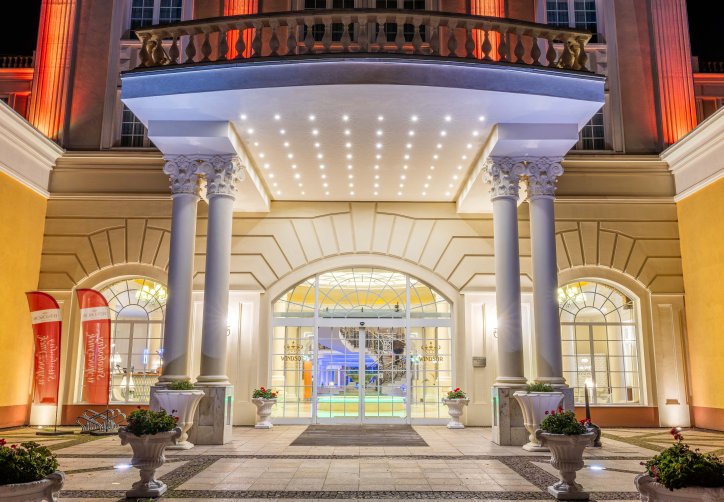 ------Windsor Palace Hotel & Conference Center****