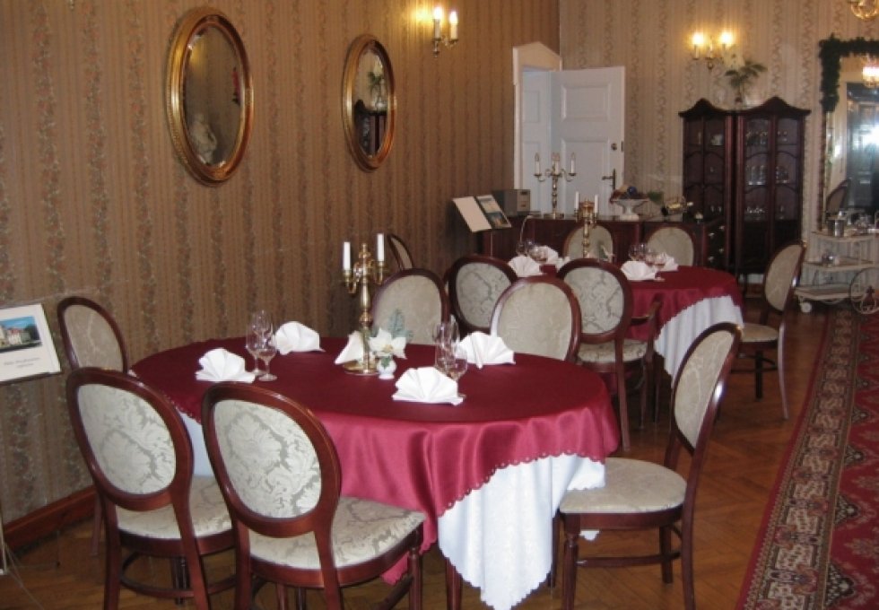 pałac - Centrum Konferencyjno Usługowe w Przybyszewie