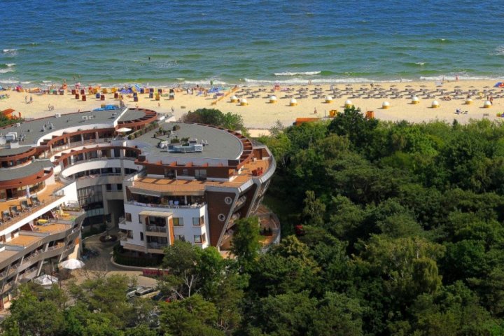 Hotel**** Dom Zdrojowy Resort & SPA