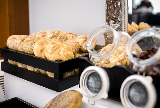hotel *** - Almarco Hotel & Restaurant - Usługi - zdjęcie 9