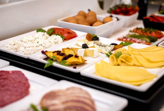 hotel *** - Almarco Hotel & Restaurant - Usługi - zdjęcie 1